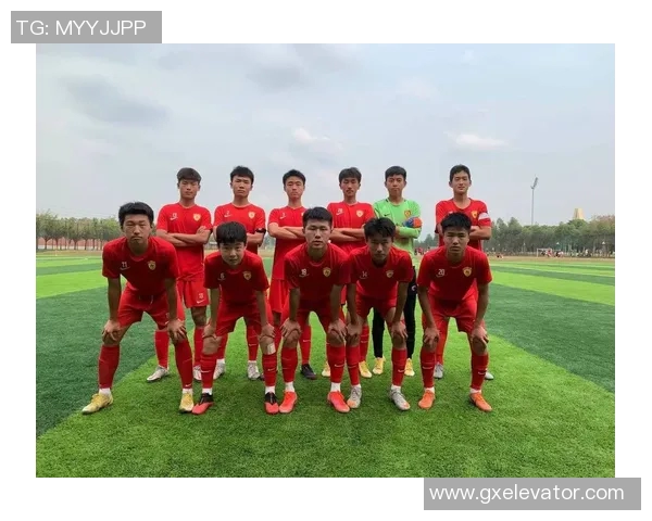 上海足球队意识表现分析大满贯点评揭示战术与团队协作的重要性 上海足球队意识表现分析大满贯点评揭示战术与团队协作的重要性