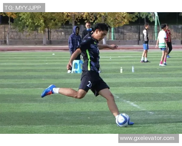 吴强专访:从绿茵场到人生舞台的足球旅程回顾与反思 吴强专访:从绿茵场到人生舞台的足球旅程回顾与反思