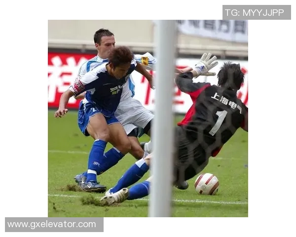 上海足球队在速度排行榜中荣登第五名引发广泛关注与讨论 上海足球队在速度排行榜中荣登第五名引发广泛关注与讨论