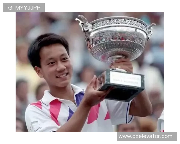 张芳专访:探寻网球世界中的成功秘诀与成长之路 张芳专访:探寻网球世界中的成功秘诀与成长之路