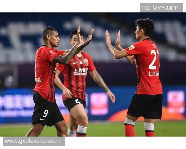 上海足球队状态引发热议球迷与专家各执己见的背后故事 上海足球队状态引发热议球迷与专家各执己见的背后故事